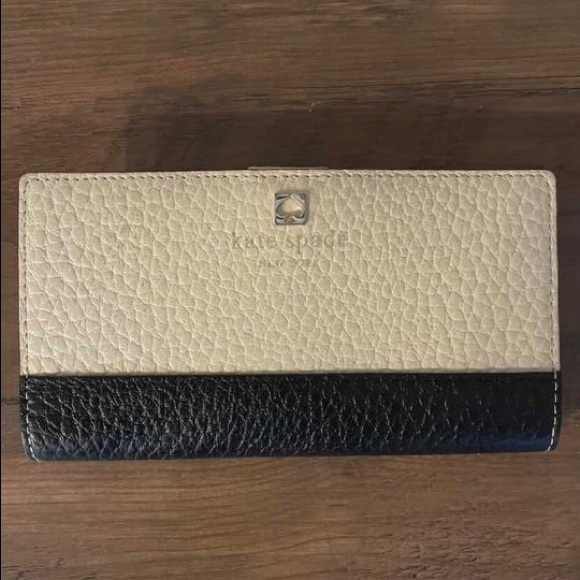 Authentic Kate Spade wallet - Picture 1 of 2